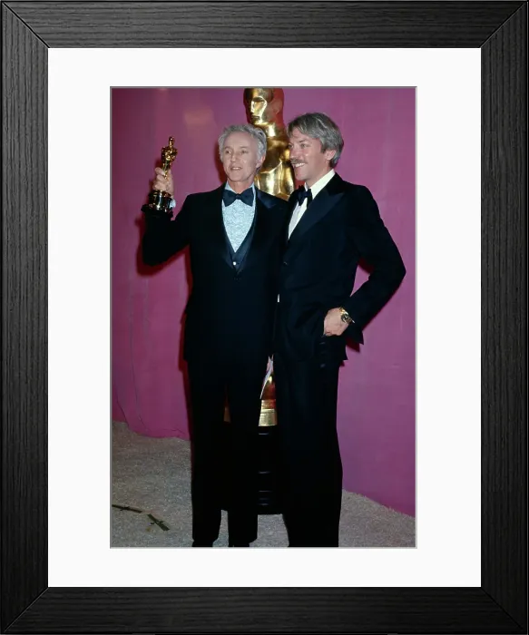 Framed Print : 49th Academy Awards - Press Room