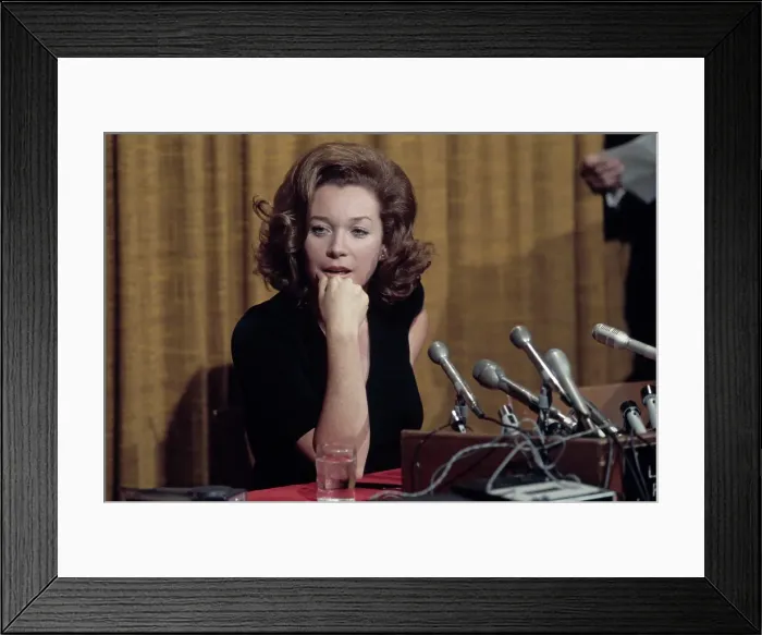Framed Print : Shirley MacLaine, American Actress Framed Print : Shirley MacLaine, American Actress