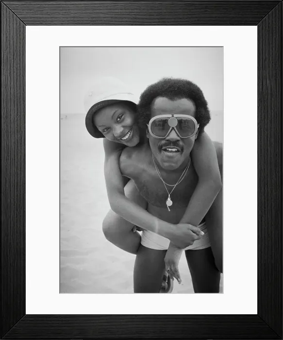 Framed Print : Soul Train Dancers (Right On! Magazine) Framed Print : Soul Train Dancers (Right On! Magazine)
