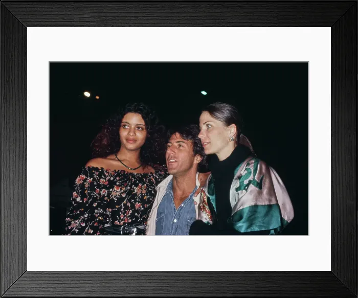 Framed Print : Diahnne Abbott, Dustin Hoffman & Anne Byrne Framed Print : Diahnne Abbott, Dustin Hoffman & Anne Byrne