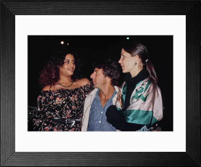 Framed Print : Diahnne Abbott, Dustin Hoffman & Anne Byrne Framed Print : Diahnne Abbott, Dustin Hoffman & Anne Byrne