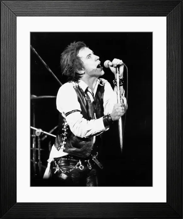 Framed Print : Johnny Rotten At Sex Pistols Last Concert Framed Print : Johnny Rotten At Sex Pistols Last Concert