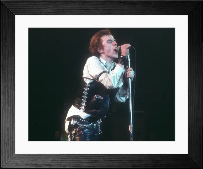Framed Print : Johnny Rotten At Sex Pistols Last Concert