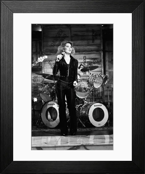 Framed Print : Tanya Tucker Performing