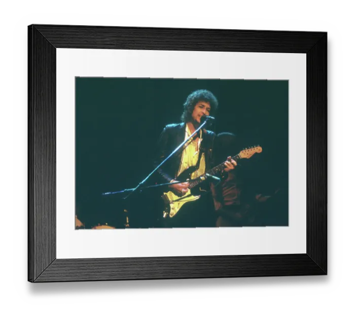 Framed Print : Dylan Performs In Savannah Framed Print : Dylan Performs In Savannah
