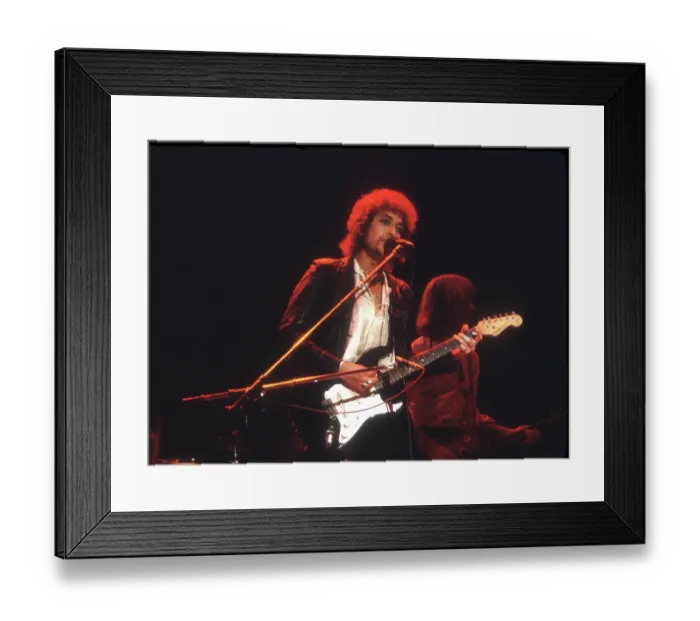 Framed Print : Dylan Performs In Savannah