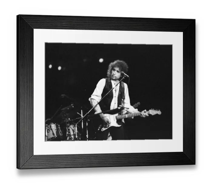 Framed Print : Dylan Performs In Atlanta