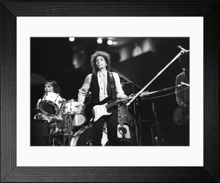 Framed Print : Dylan Performs In Atlanta Framed Print : Dylan Performs In Atlanta