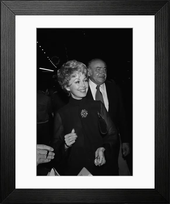 Framed Print : Dinah Shore, American Actress & Singer Framed Print : Dinah Shore, American Actress & Singer