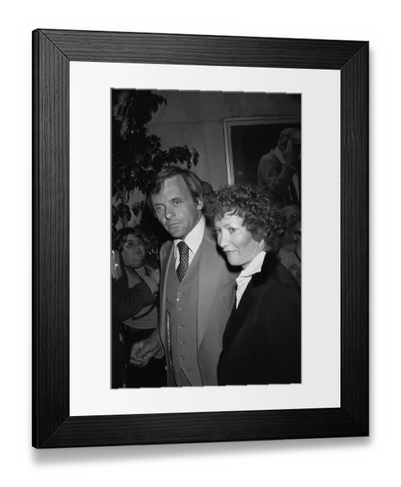 Framed Print : Anthony Hopkins & Jennifer Lynton