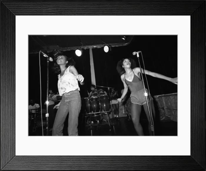 Framed Print : KC And The Sunshine Band Performing