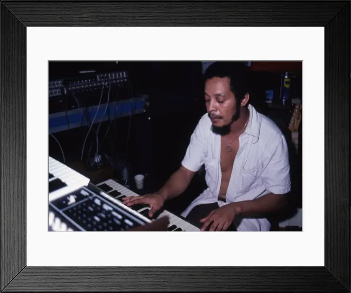 Framed Print : KC And The Sunshine Band Performing Framed Print : KC And The Sunshine Band Performing
