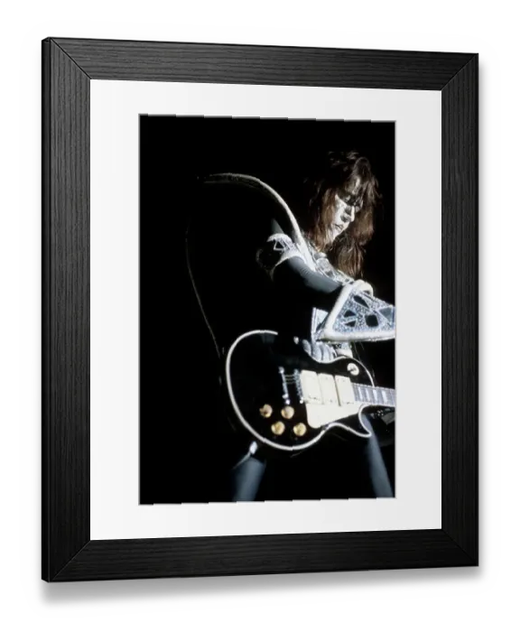 Framed Print : Kiss Performing