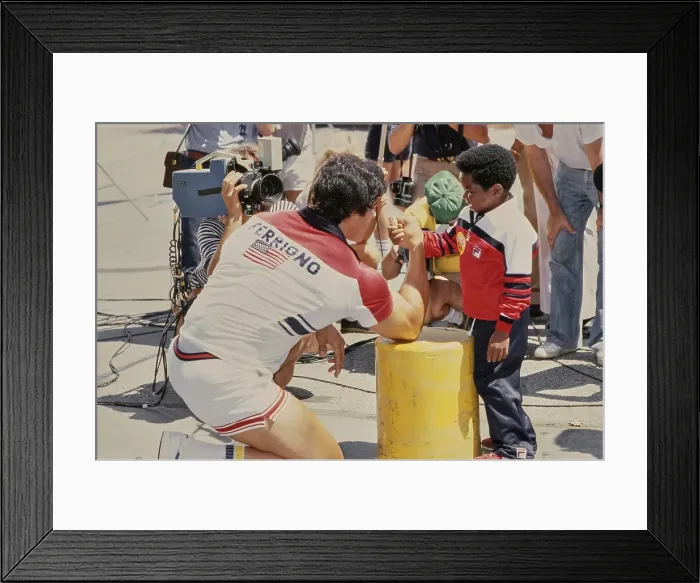 Framed Print : U.S. Against the World III - Lou Ferrigno & Gary Coleman Framed Print : U.S. Against the World III - Lou Ferrigno & Gary Coleman