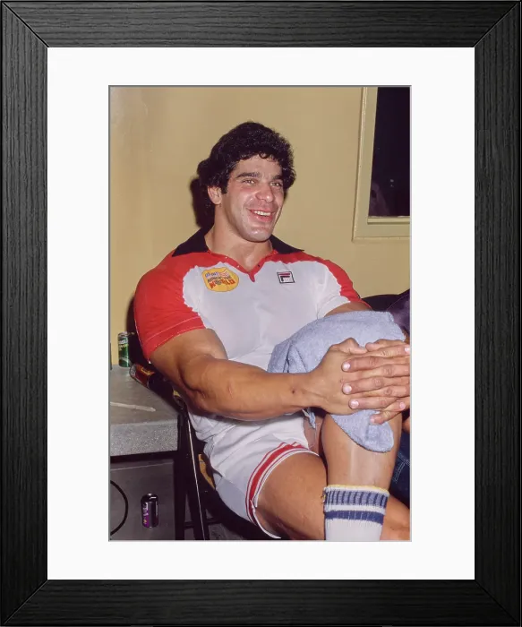 Framed Print : U.S. Against the World III - Lou Ferrigno Framed Print : U.S. Against the World III - Lou Ferrigno