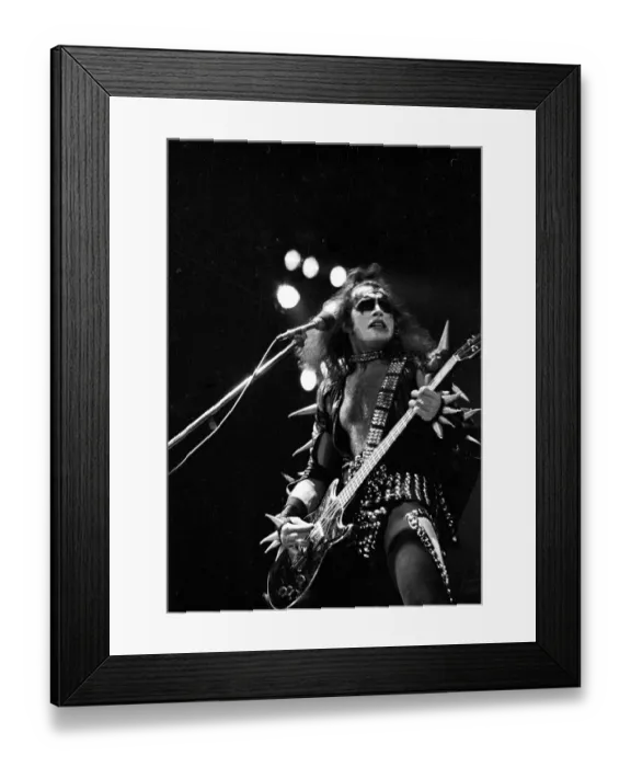 Framed Print : Photo of Simmons Gene Framed Print : Photo of Simmons Gene