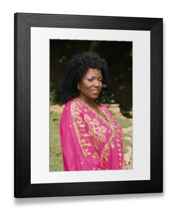 Framed Print : Disco Diva Gloria Gaynor Framed Print : Disco Diva Gloria Gaynor
