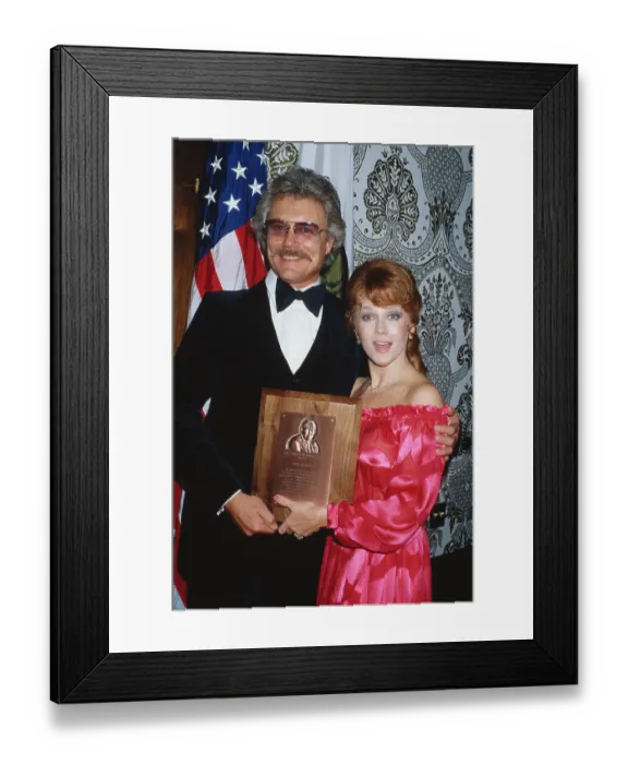 Framed Print : Beverly Hills Chambers Of Commerce Honours Ann-Margret Framed Print : Beverly Hills Chambers Of Commerce Honours Ann-Margret