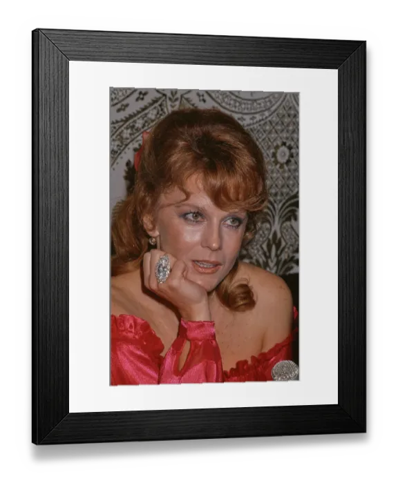 Framed Print : Beverly Hills Chambers Of Commerce Honours Ann-Margret Framed Print : Beverly Hills Chambers Of Commerce Honours Ann-Margret