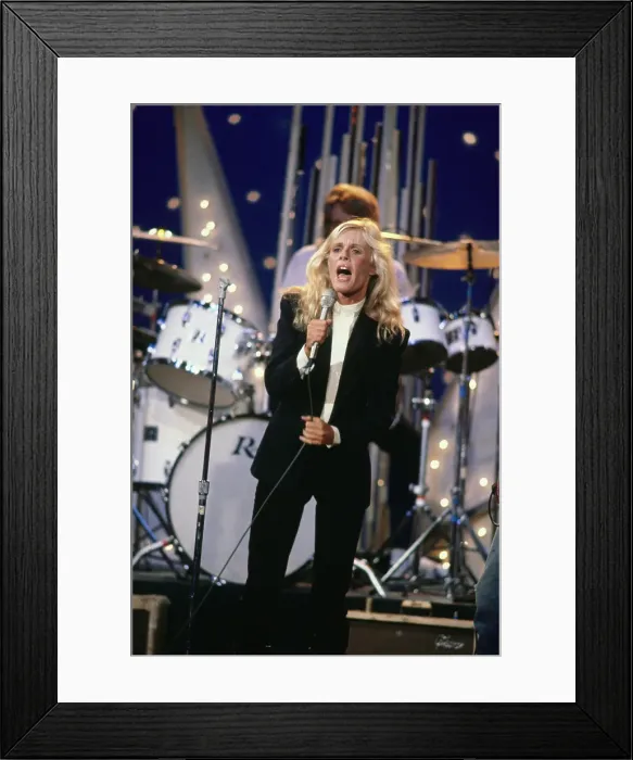 Framed Print : Kim Carnes Plays The Merv Griffin Show Framed Print : Kim Carnes Plays The Merv Griffin Show