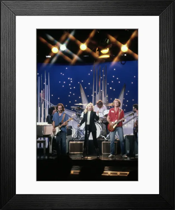 Framed Print : Kim Carnes Plays The Merv Griffin Show Framed Print : Kim Carnes Plays The Merv Griffin Show