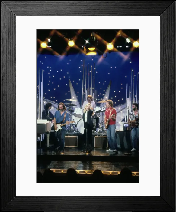Framed Print : Kim Carnes Plays The Merv Griffin Show Framed Print : Kim Carnes Plays The Merv Griffin Show