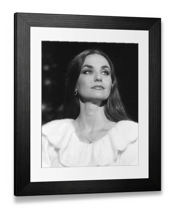 Framed Print : Country singer Crystal Gayle