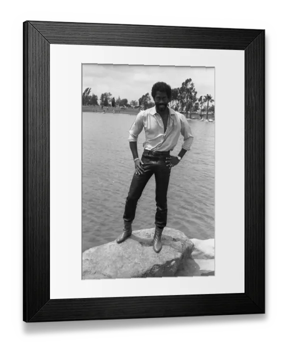 Framed Print : Cameo Singer Portrait Framed Print : Cameo Singer Portrait