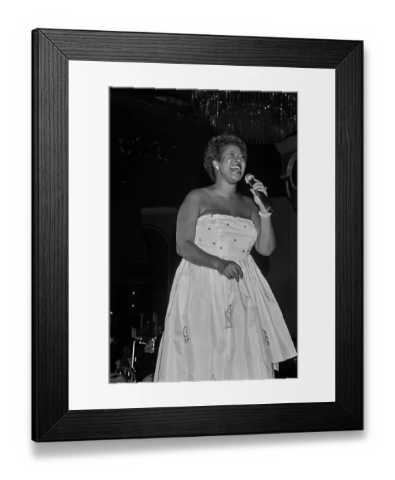 Framed Print : Aretha Franklin at Fundraising Event, 1982 Framed Print : Aretha Franklin at Fundraising Event, 1982
