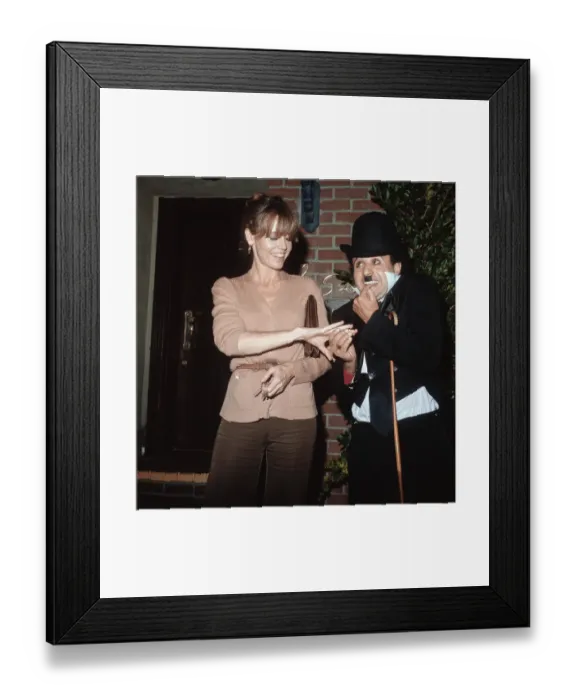 Framed Print : Jane Fonda At La Scala, Beverly Hills Framed Print : Jane Fonda At La Scala, Beverly Hills