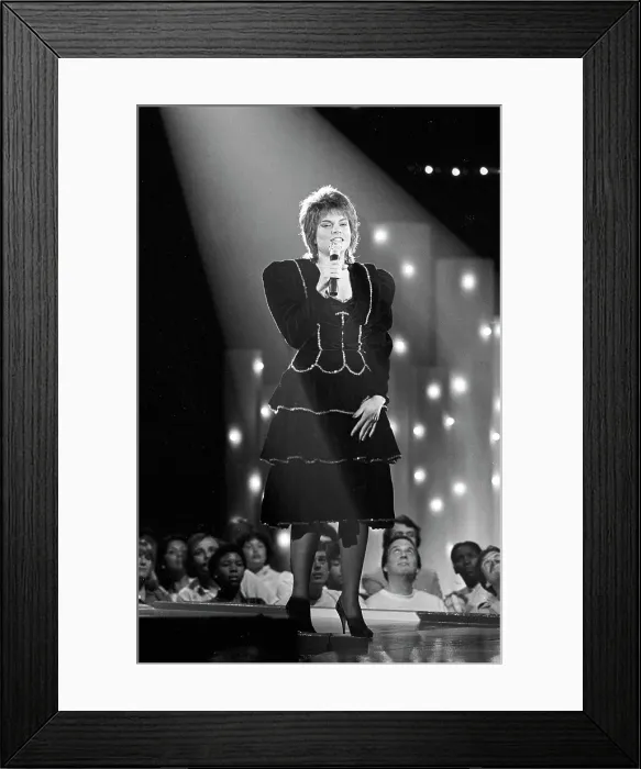 Framed Print : Photo of Roseanne Cash Framed Print : Photo of Roseanne Cash