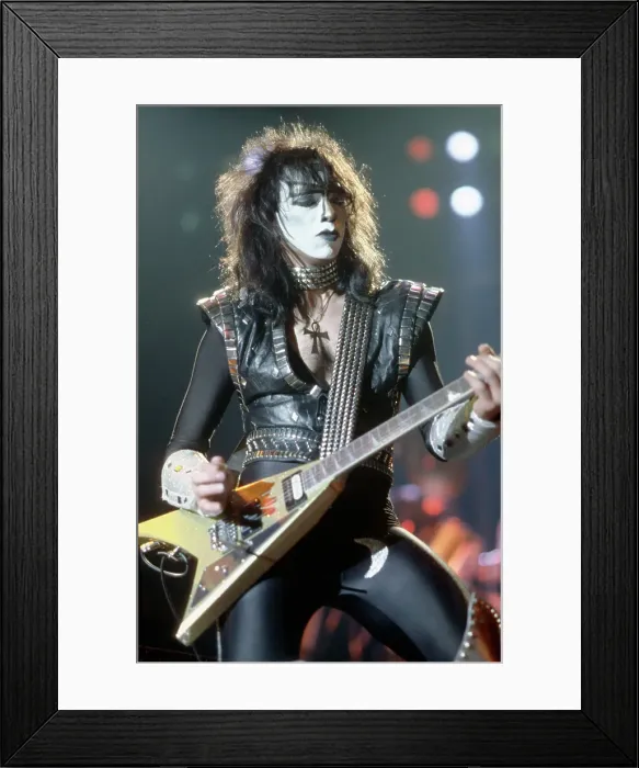 Framed Print : Kiss Performing