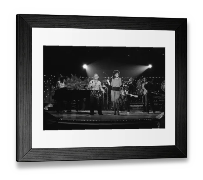 Framed Print : Paul Anka And Marilyn McCoo Framed Print : Paul Anka And Marilyn McCoo