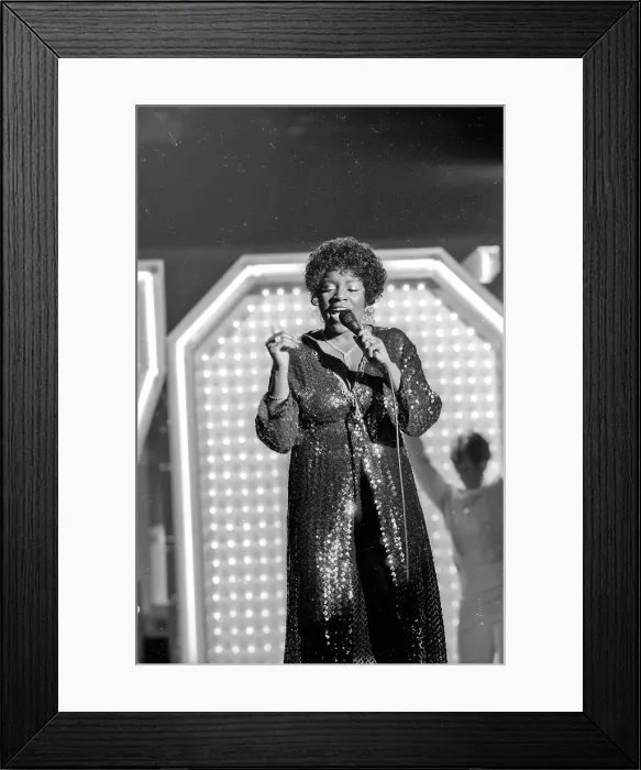 Framed Print : Photo of Gloria Gaynor Framed Print : Photo of Gloria Gaynor