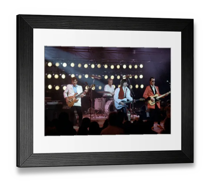 Framed Print : Photo of Pretenders Framed Print : Photo of Pretenders