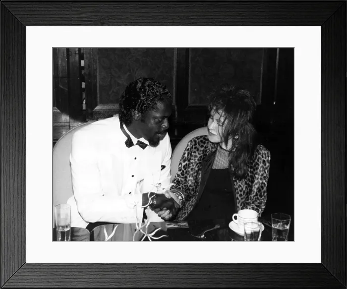 Framed Print : Lakeside Singer Meets Cyndi Lauper Framed Print : Lakeside Singer Meets Cyndi Lauper