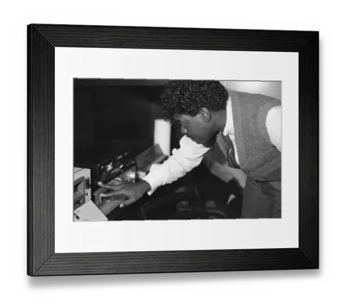 Framed Print : Howard Johnson Portrait Session For Right On! Magazine Framed Print : Howard Johnson Portrait Session For Right On! Magazine