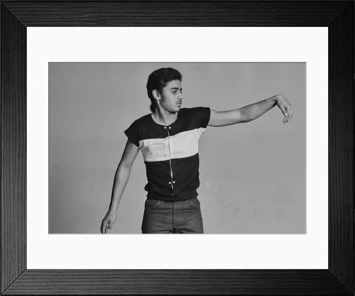 Framed Print : Breaking Moves - Arm Wave Framed Print : Breaking Moves - Arm Wave