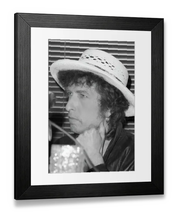 Framed Print : Bob Dylan Wearing A White Hat Framed Print : Bob Dylan Wearing A White Hat