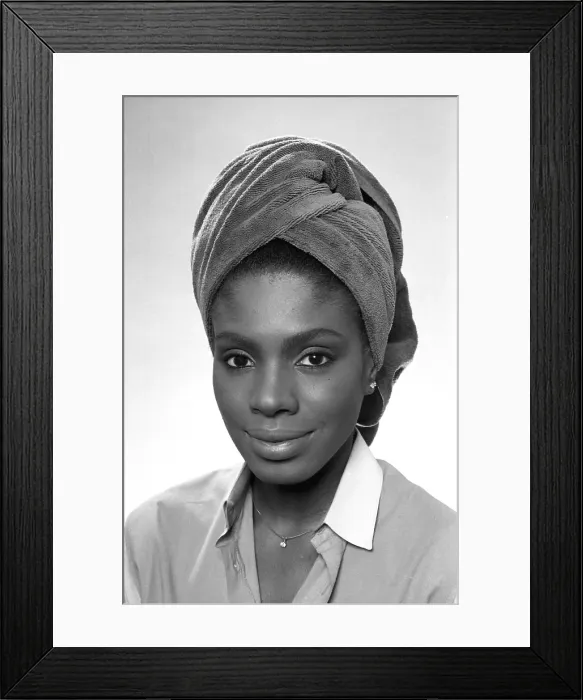 Framed Print : Sheryl Lee Ralph Portrait Session Framed Print : Sheryl Lee Ralph Portrait Session