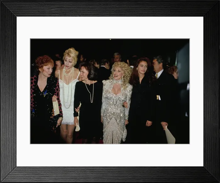 Framed Print : MacLaine, Hannah, Field, Parton And Julia Roberts Attend Steel Magnolias Premiere Framed Print : MacLaine, Hannah, Field, Parton And Julia Roberts Attend Steel Magnolias Premiere