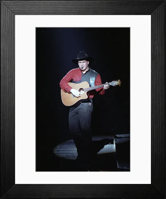 Framed Print : Photo of Garth Brooks Framed Print : Photo of Garth Brooks