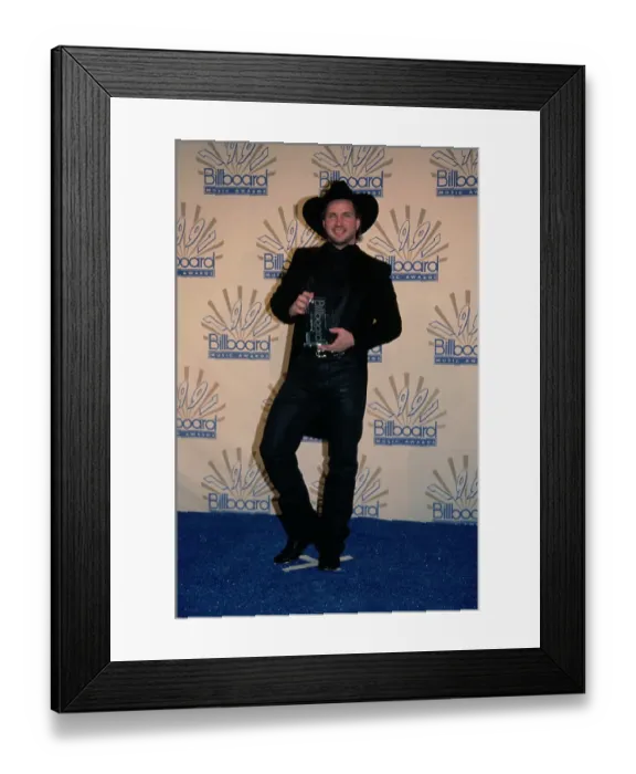 Framed Print : Garth Brooks Wins At 2nd Annual Billboard Music Awards Framed Print : Garth Brooks Wins At 2nd Annual Billboard Music Awards