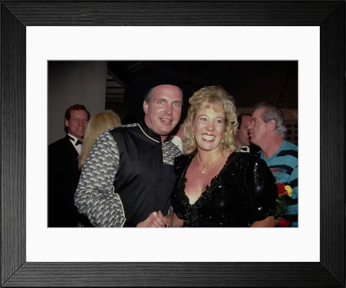 Framed Print : Garth Brooks And Sandy Mahl At The 27th Annual Academy of Country Music Awards Framed Print : Garth Brooks And Sandy Mahl At The 27th Annual Academy of Country Music Awards