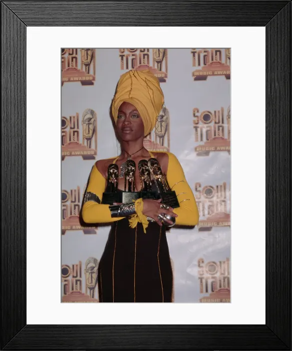 Framed Print : Erykah Badu Wins At The 12th Annual Soul Train Music Awards Framed Print : Erykah Badu Wins At The 12th Annual Soul Train Music Awards