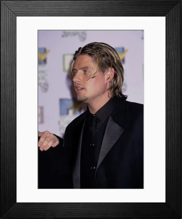 Framed Print : Keith McDuffy - Boyzone Attends 1999 MTV Europe Music Awards