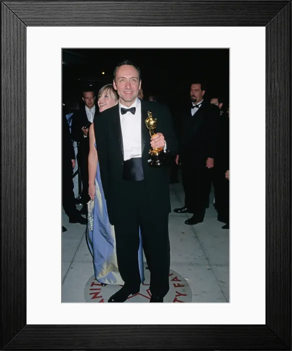 Framed Print : Kevin Spacey Attends 2000 Academy Awards Framed Print : Kevin Spacey Attends 2000 Academy Awards