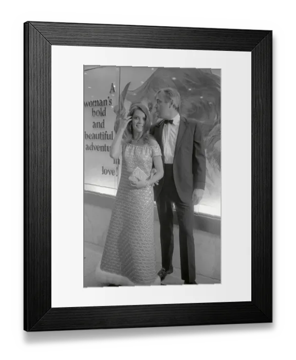 Framed Print : Natalie Wood And Richard Gregson At The Far From The Medding Croud Premiere Framed Print : Natalie Wood And Richard Gregson At The Far From The Medding Croud Premiere
