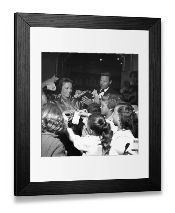 Framed Print : Natalie Wood And Robert Wagner Framed Print : Natalie Wood And Robert Wagner