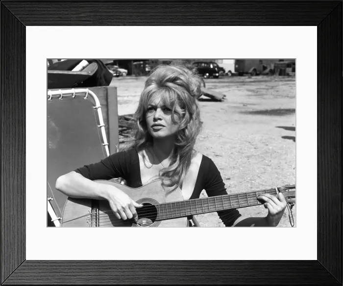 Framed Print : Brigitte Bardot Framed Print : Brigitte Bardot
